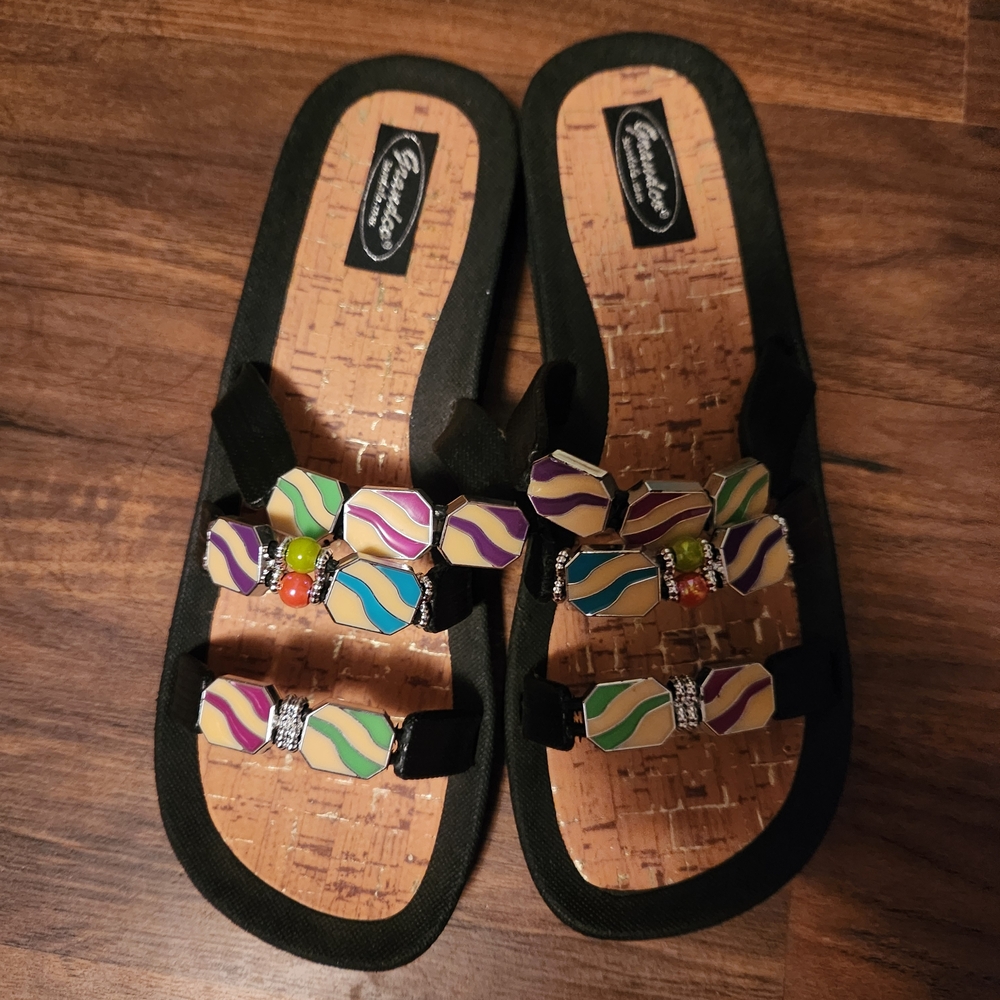 Grandco Women's Size 11 Multicolor Beaded Sandals Never Worn